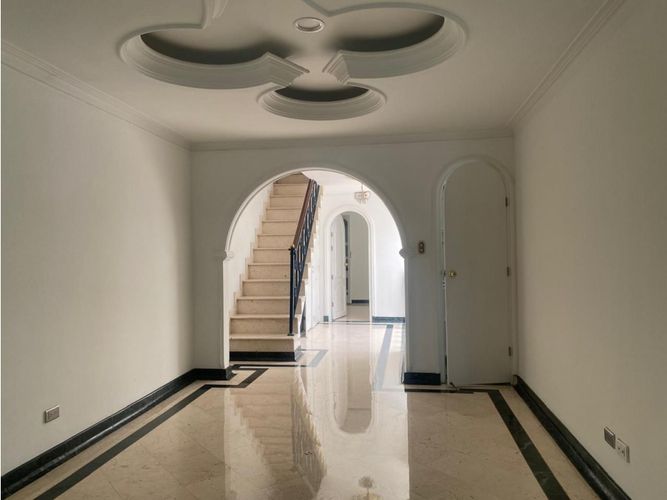 Casa de 4 alcobas en venta en Conquistadores, Medellín, 476 m² · foto 11 de 24