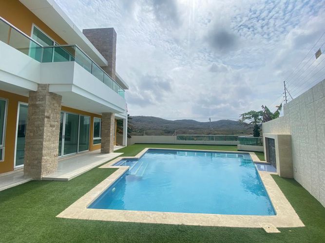 Casa de 4 alcobas en venta en Boston, Barranquilla, 550 m² · foto 2 de 24