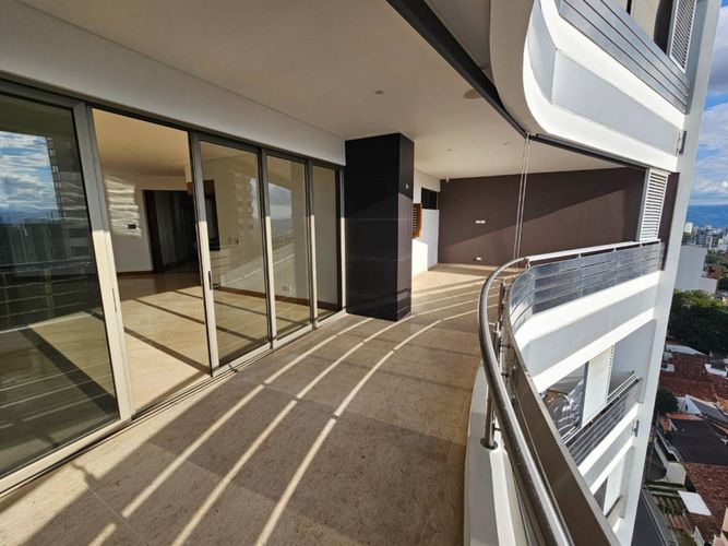 Apartamento de 3 alcobas en venta en Cabecera Del Llano, Bucaramanga, 262 m² · foto 20 de 24