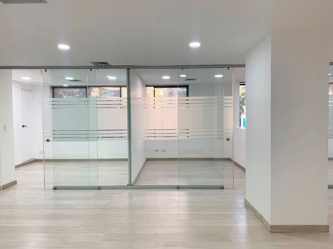 Oficina en arriendo en El Poblado, Medellín, 100 m² · foto 4 de 12