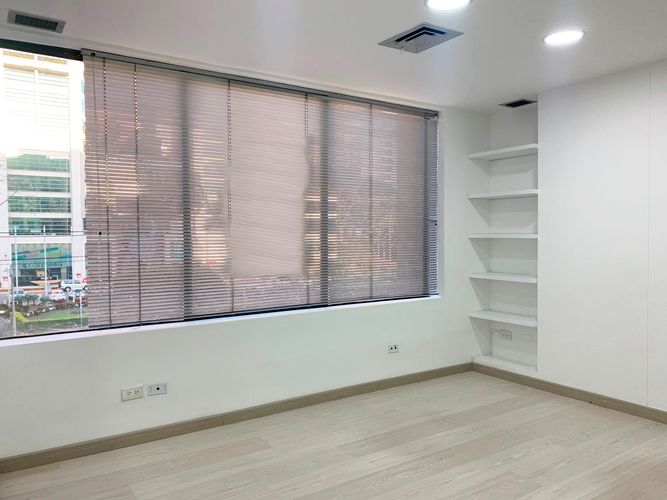 Oficina en arriendo en El Poblado, Medellín, 100 m² · foto 8 de 12