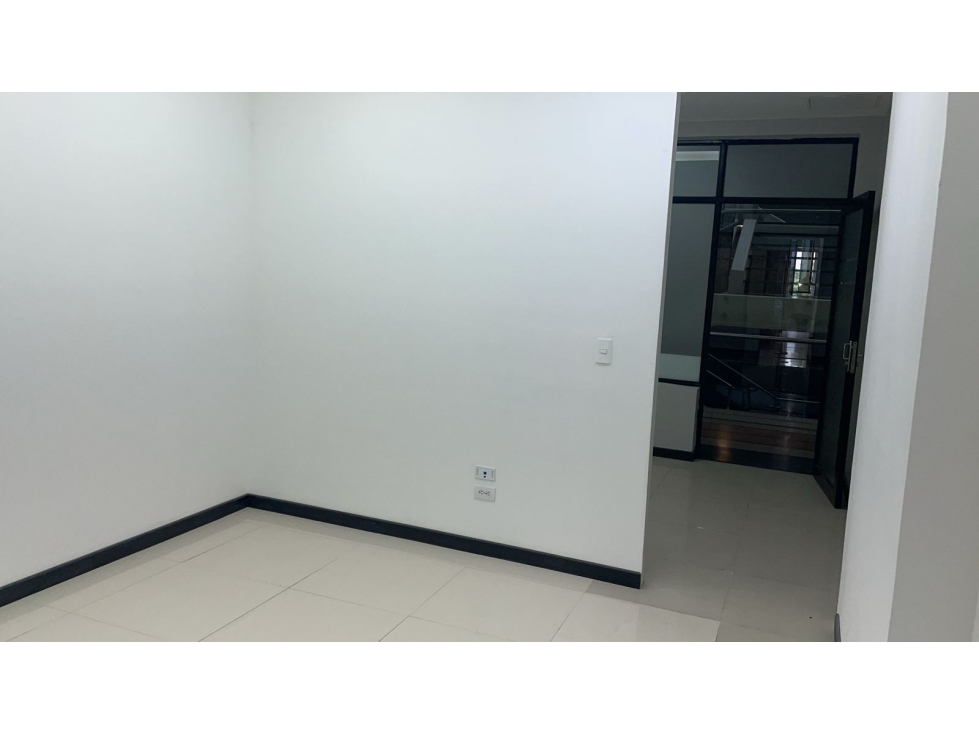 Local en arriendo en Milla De Oro, Medellín, 46 m² · foto 7 de 8