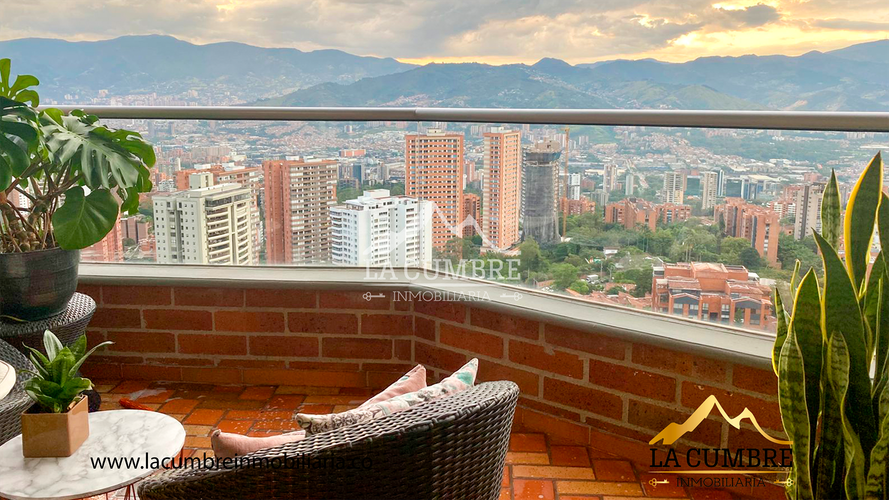 Apartamento de 3 alcobas en arriendo en Los Balsos, Medellín, 85 m² · foto 4 de 7