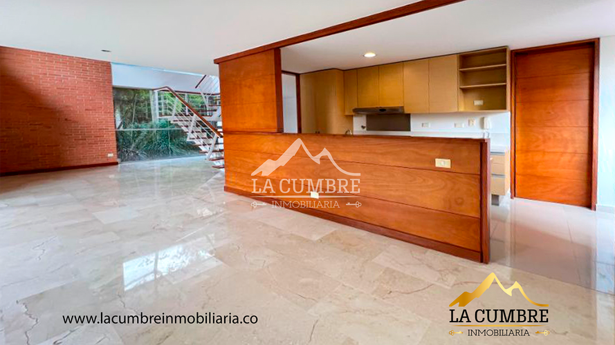 Apartamento de 3 alcobas en arriendo en El Poblado, Medellín, 208 m² · foto 2 de 13