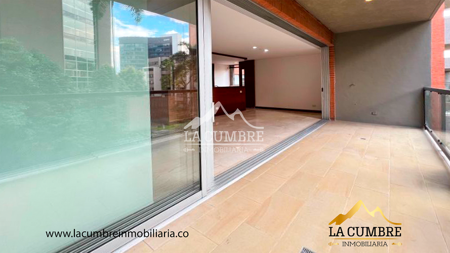 Apartamento de 3 alcobas en arriendo en El Poblado, Medellín, 208 m² · foto 4 de 13