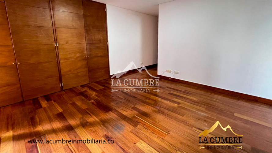 Apartamento de 3 alcobas en arriendo en El Poblado, Medellín, 208 m² · foto 10 de 13