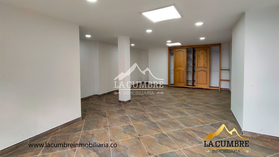 Casa de 5 alcobas en venta en Loma Del Escobero, Envigado, 350 m² · foto 5 de 17