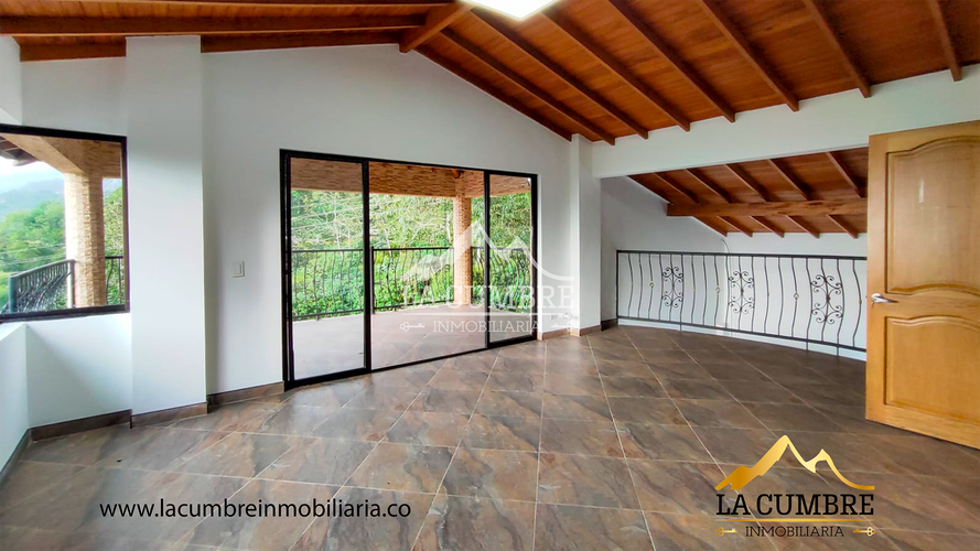 Casa de 5 alcobas en venta en Loma Del Escobero, Envigado, 350 m² · foto 12 de 17