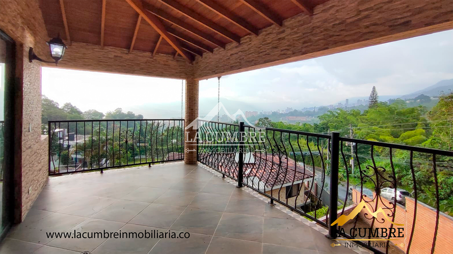 Casa de 5 alcobas en venta en Loma Del Escobero, Envigado, 350 m² · foto 15 de 17