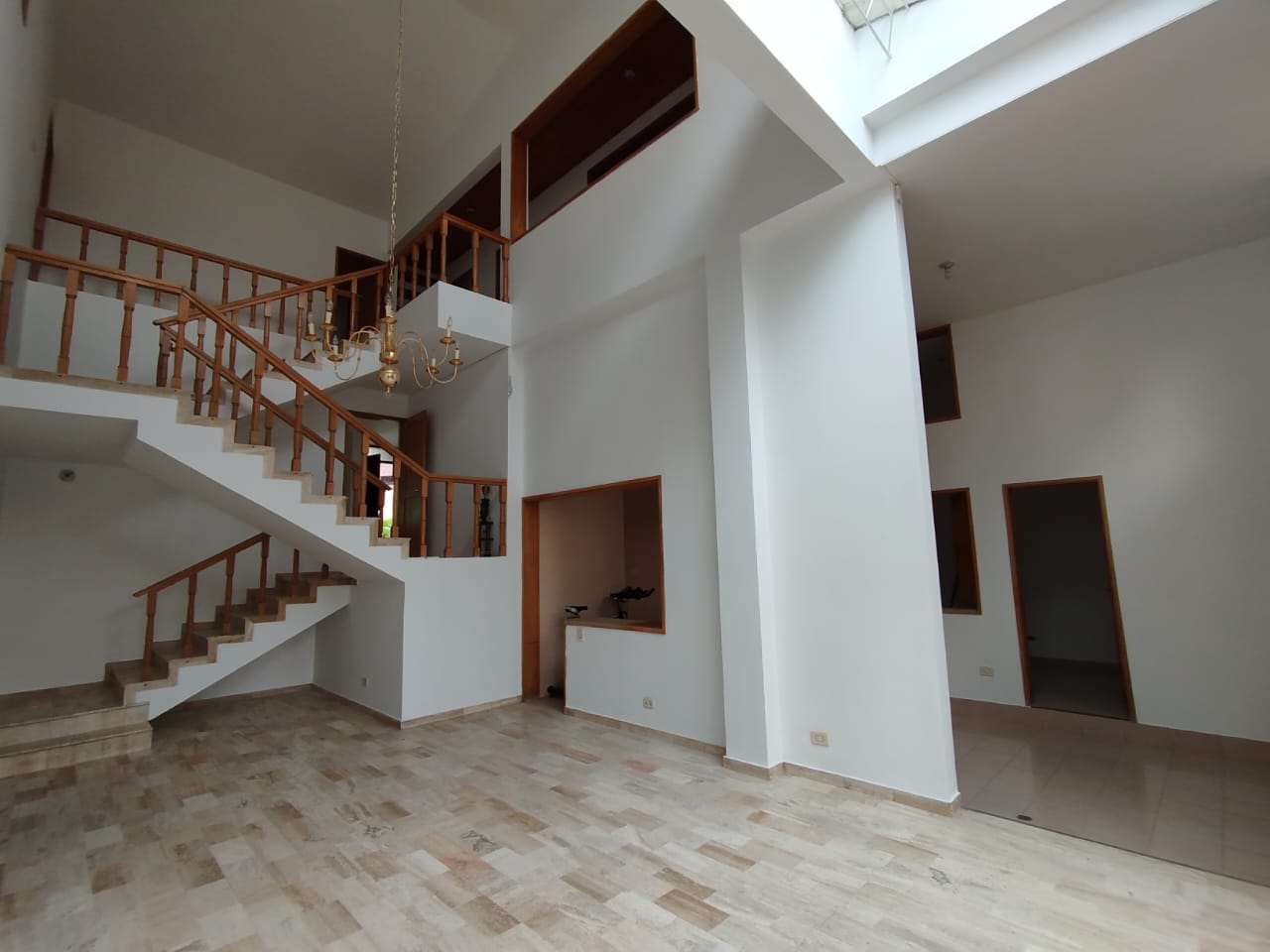 Casa en venta en Pinares, Pereira · foto 2 de 21