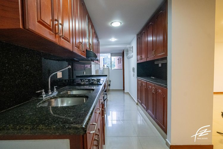 Apartamento en venta en Castropol, Medellín · foto 2 de 14