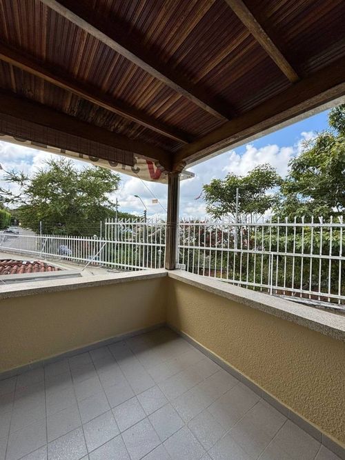Casa de 5 alcobas en venta en Cabecera Del Llano, Bucaramanga, 240 m² · foto 4 de 14