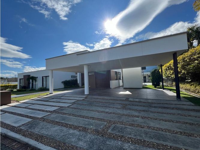 Casa de 4 alcobas en venta en Avenida Centenario, Armenia, 500 m² · foto 2 de 24