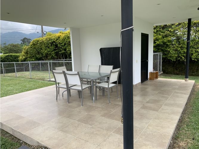 Casa de 4 alcobas en venta en Avenida Centenario, Armenia, 500 m² · foto 11 de 24