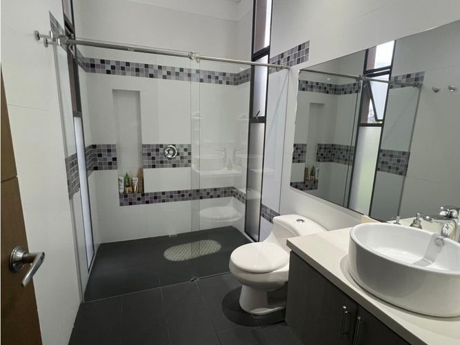 Casa de 4 alcobas en venta en Avenida Centenario, Armenia, 500 m² · foto 19 de 24