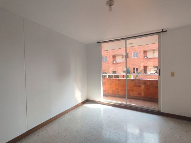 Apartamento de 3 alcobas en arriendo en El Poblado, Medellín, 117 m² · foto 2 de 18