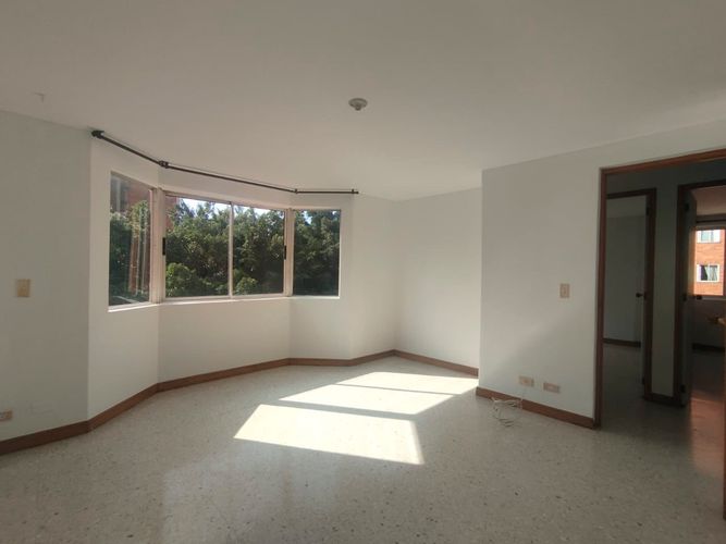 Apartamento de 3 alcobas en arriendo en El Poblado, Medellín, 117 m² · foto 3 de 18