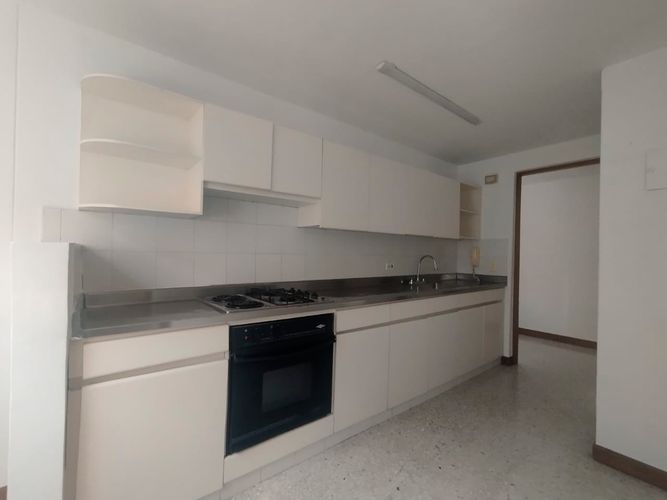 Apartamento de 3 alcobas en arriendo en El Poblado, Medellín, 117 m² · foto 6 de 18