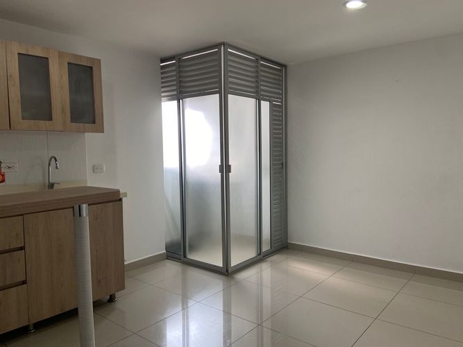 Apartamento de 2 alcobas en venta en Entre Amigos, Sabaneta, 43 m² · foto 3 de 16