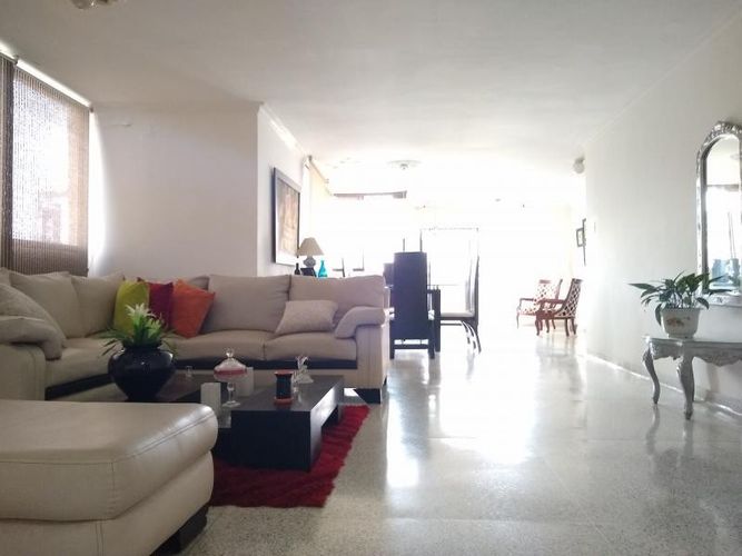 Apartamento de 5 alcobas en venta en Altos De Riomar, Barranquilla, 268 m² · foto 9 de 24