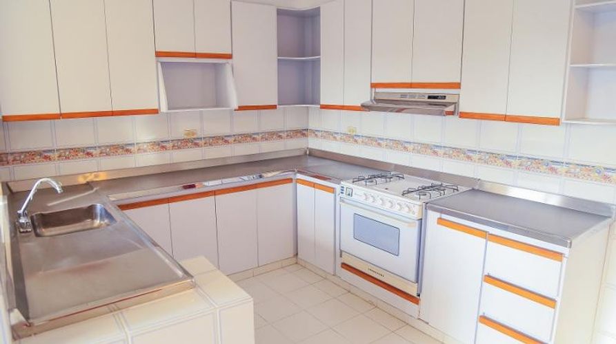 Apartamento de 3 alcobas en venta en Altos De Riomar, Barranquilla, 240 m² · foto 7 de 21
