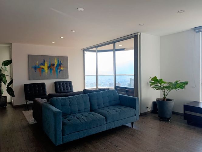 Apartamento de 2 alcobas en arriendo en El Poblado, Medellín, 106 m² · foto 2 de 20