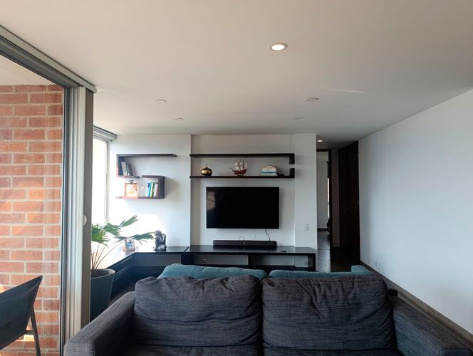 Apartamento de 2 alcobas en arriendo en El Poblado, Medellín, 106 m² · foto 3 de 20