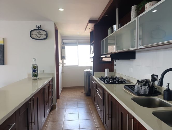 Apartamento de 2 alcobas en arriendo en El Poblado, Medellín, 106 m² · foto 11 de 20