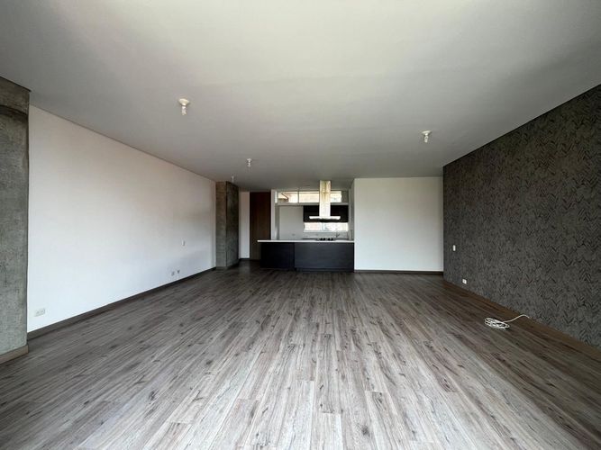 Apartamento de 2 alcobas en arriendo en El Poblado, Medellín, 147 m² · foto 3 de 15