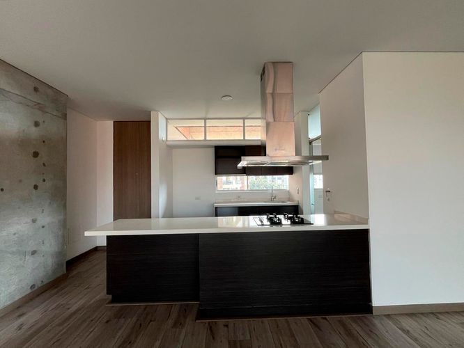 Apartamento de 2 alcobas en arriendo en El Poblado, Medellín, 147 m² · foto 7 de 15