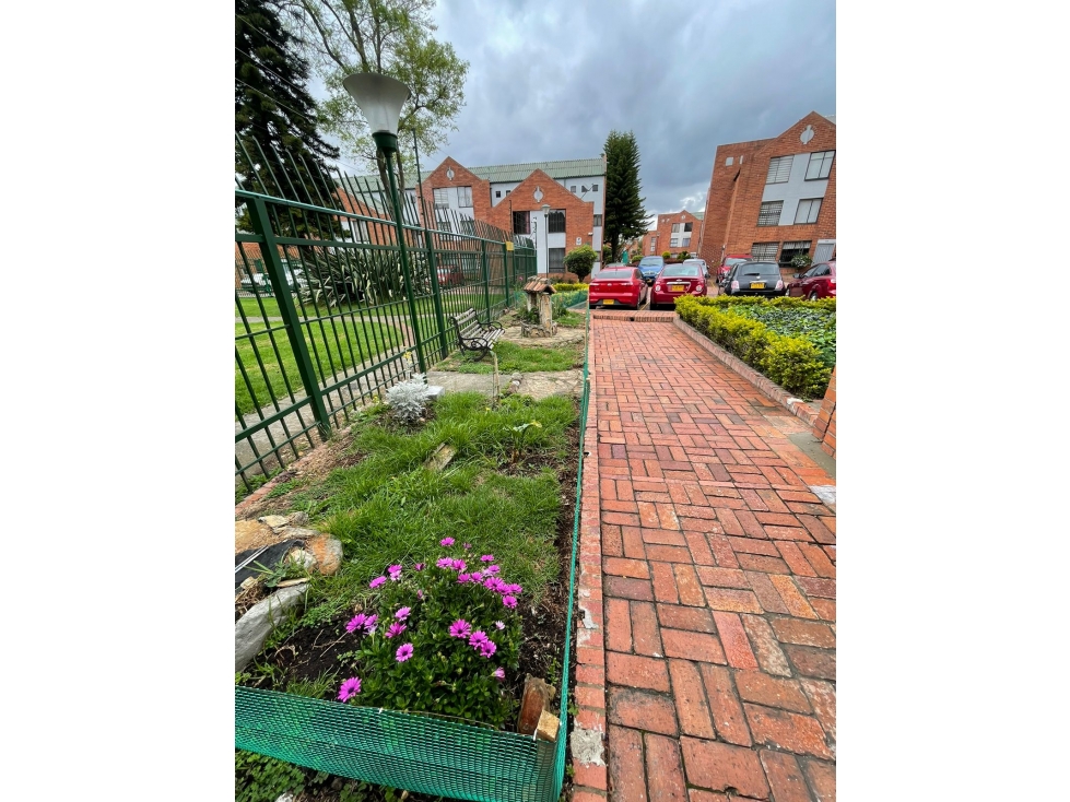 Apartaestudio en venta en El Cortijo, Bogotá, 140 m² · foto 2 de 24