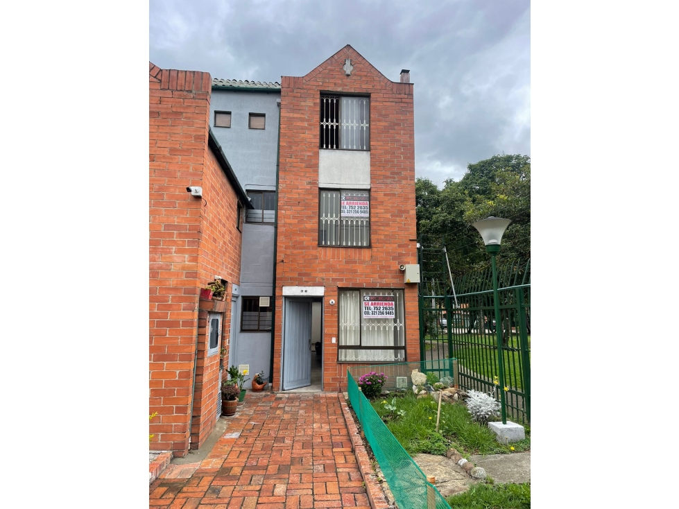 Apartaestudio en venta en El Cortijo, Bogotá, 140 m² · foto 3 de 24