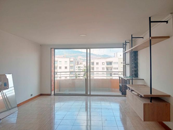 Apartamento de 3 alcobas en arriendo en Laureles, Medellín, 115 m² · foto 3 de 19