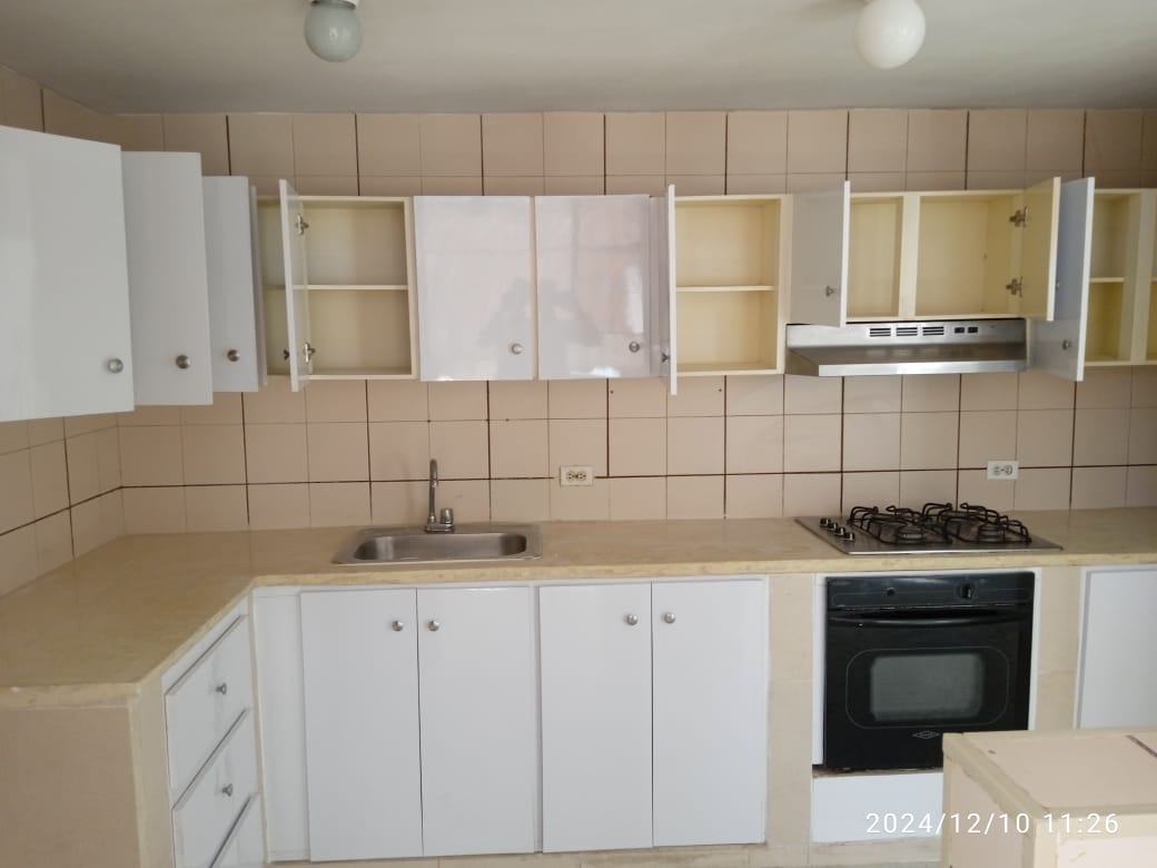 Apartamento en arriendo en Lago Alto, Barranquilla · foto 3 de 24