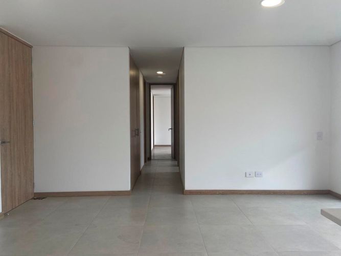 Apartamento de 3 alcobas en venta en San Jose, Sabaneta, 83 m² · foto 4 de 20
