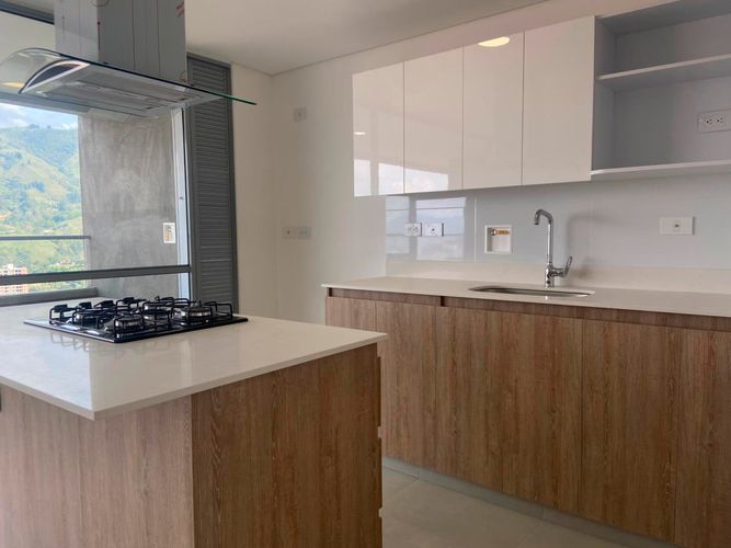 Apartamento de 3 alcobas en venta en San Jose, Sabaneta, 83 m² · foto 5 de 20