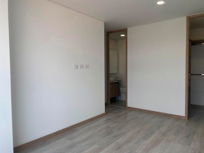 Apartamento de 3 alcobas en venta en San Jose, Sabaneta, 83 m² · foto 8 de 20