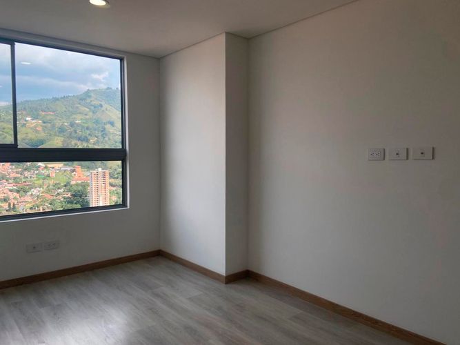 Apartamento de 3 alcobas en venta en San Jose, Sabaneta, 83 m² · foto 11 de 20