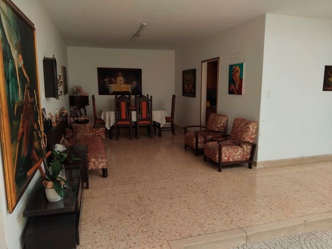 Local en arriendo en Laureles, Medellín, 300 m² · foto 2 de 18