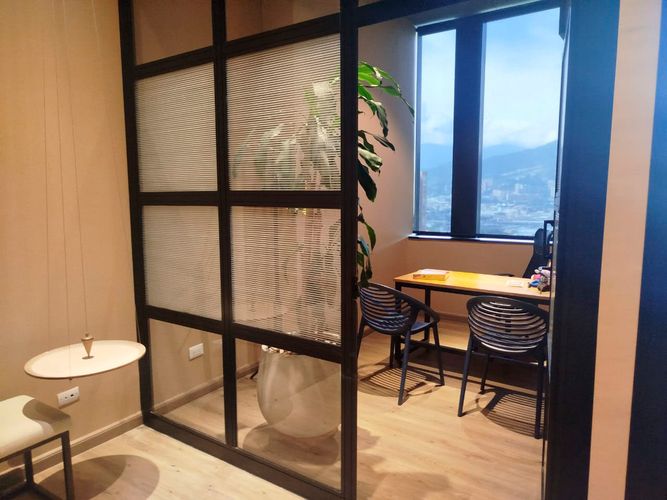 Oficina en arriendo en El Poblado, Medellín, 46 m² · foto 12 de 15