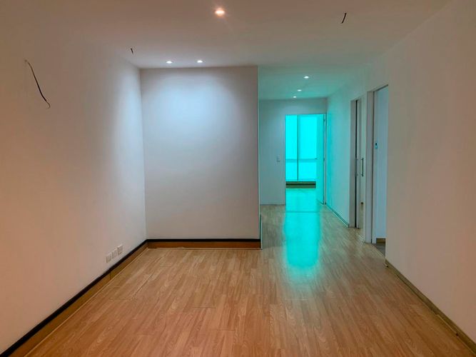 Oficina en arriendo en El Poblado, Medellín, 88 m² · foto 2 de 11