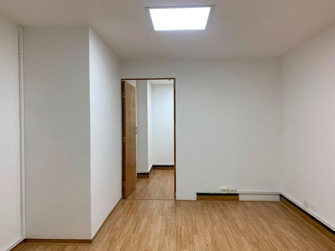 Oficina en arriendo en El Poblado, Medellín, 88 m² · foto 10 de 11