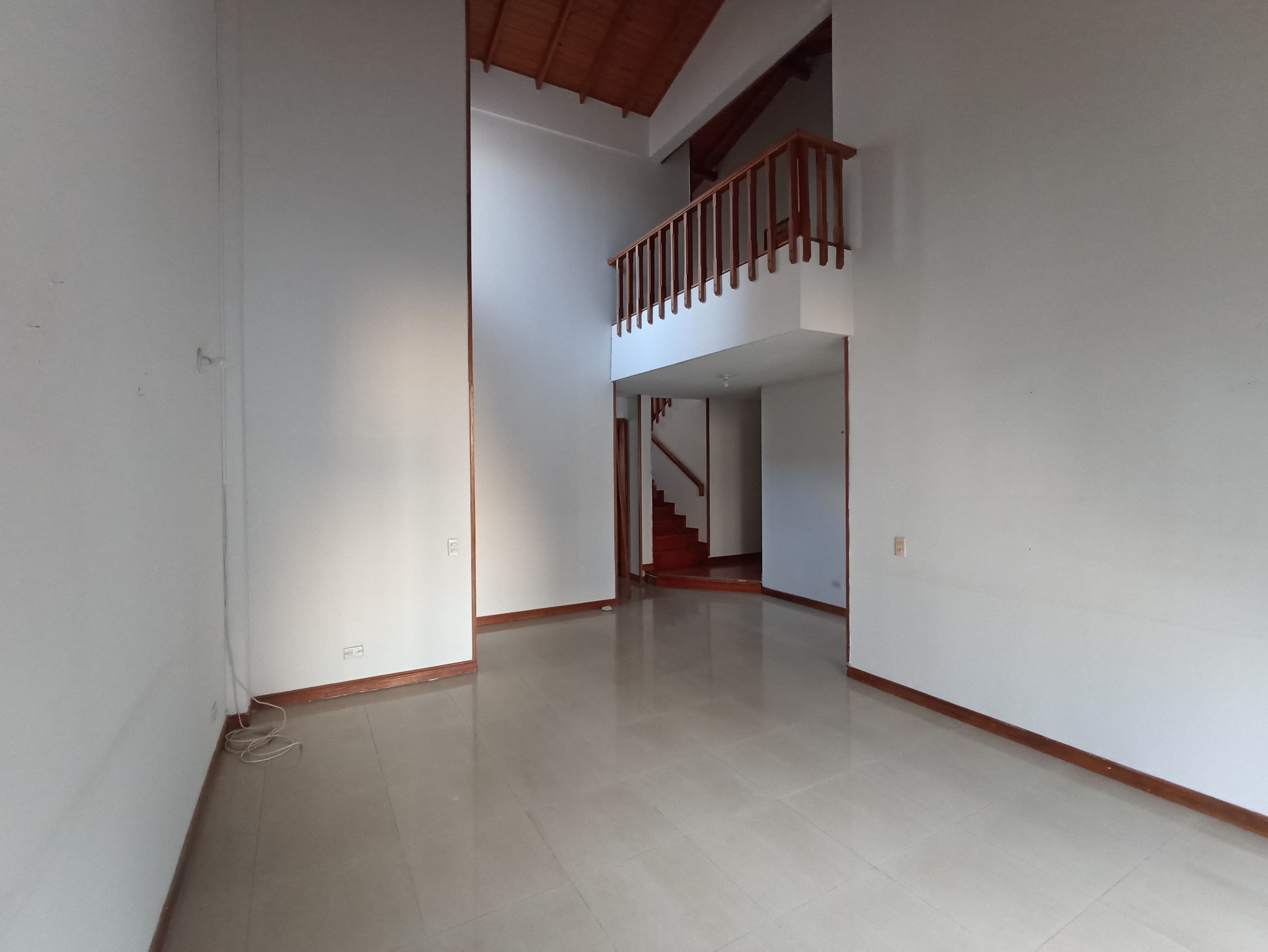 Casa en venta en Los Alamos, Pereira · foto 2 de 24