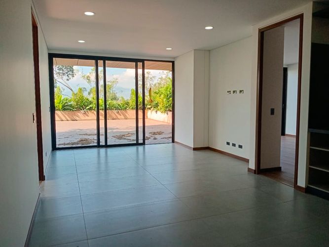 Apartamento de 3 alcobas en arriendo en El Poblado, Medellín, 132 m² · foto 2 de 15