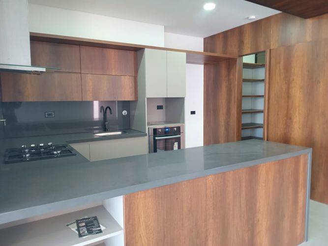 Apartamento de 3 alcobas en arriendo en El Poblado, Medellín, 132 m² · foto 5 de 15