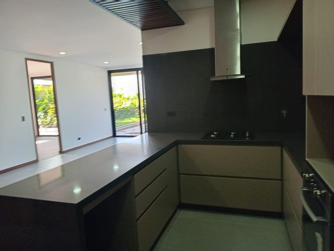 Apartamento de 3 alcobas en arriendo en El Poblado, Medellín, 132 m² · foto 6 de 15