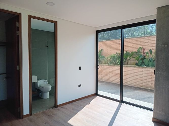 Apartamento de 3 alcobas en arriendo en El Poblado, Medellín, 132 m² · foto 9 de 15