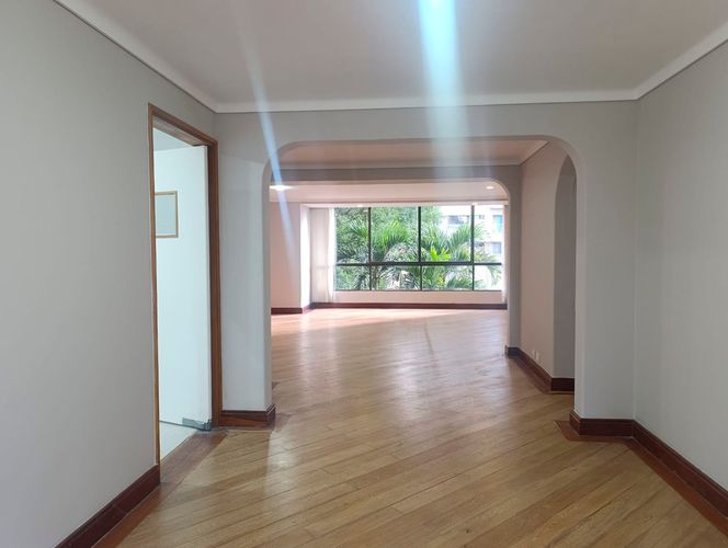 Apartamento de 3 alcobas en arriendo en El Poblado, Medellín, 175 m² · foto 2 de 20