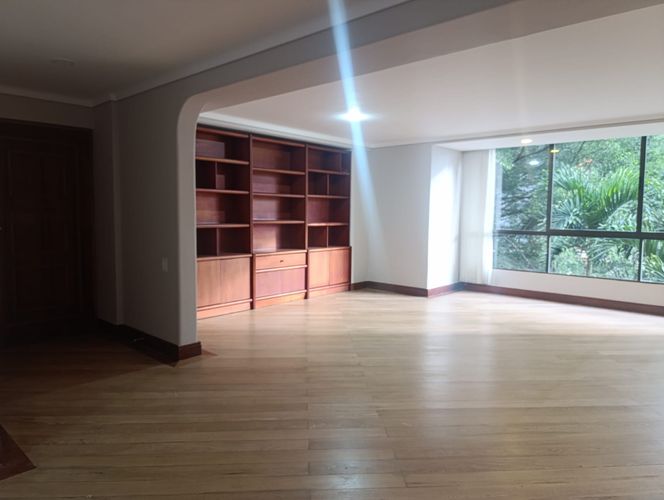 Apartamento de 3 alcobas en arriendo en El Poblado, Medellín, 175 m² · foto 5 de 20