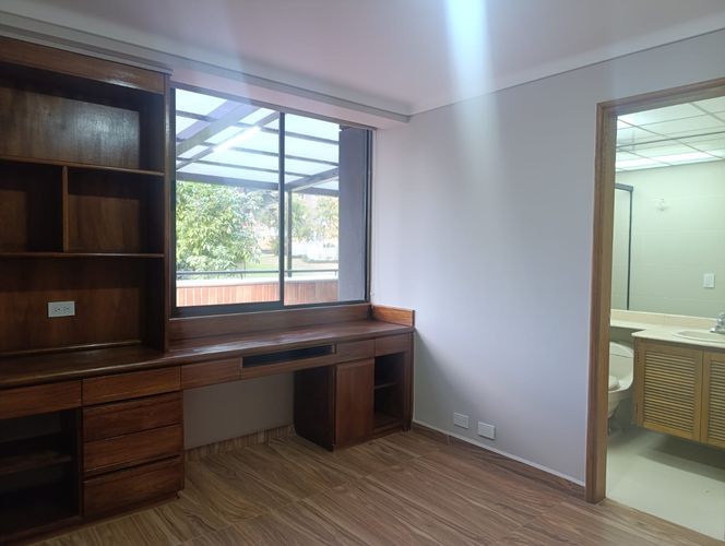 Apartamento de 3 alcobas en arriendo en El Poblado, Medellín, 175 m² · foto 16 de 20
